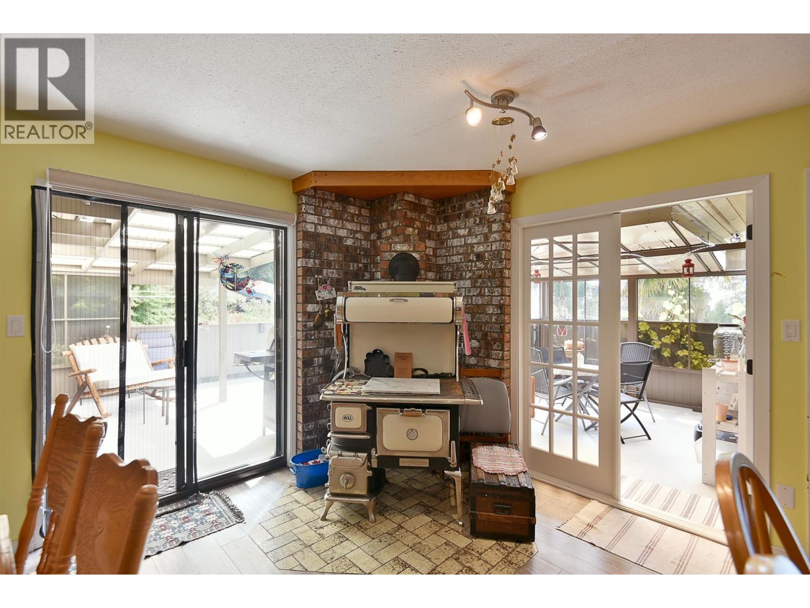6450 Jasper Road, Sechelt, British Columbia  V7Z 0S6 - Photo 9 - R3157526