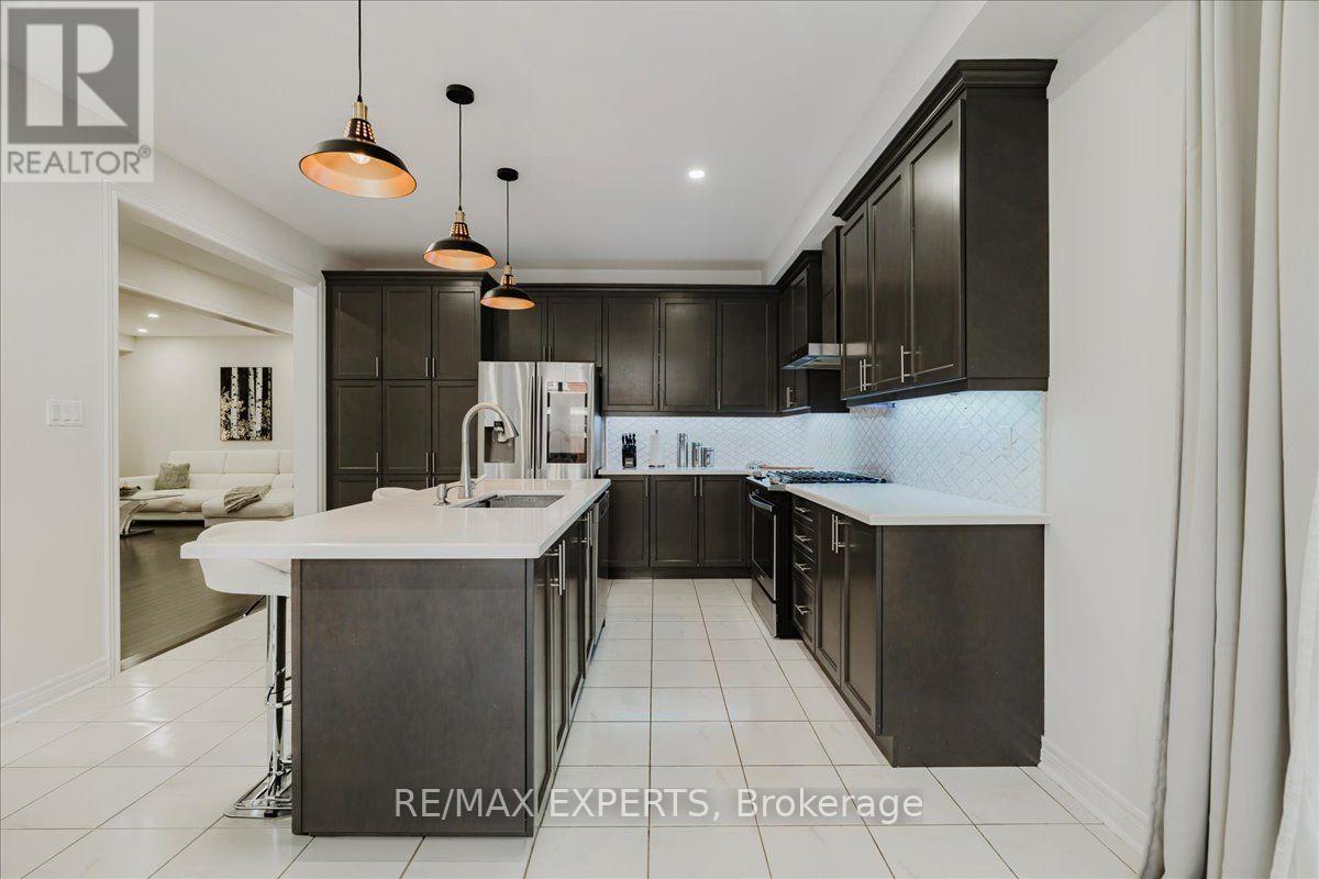 43 Lewis Avenue, Bradford West Gwillimbury, Ontario  L3Z 0X2 - Photo 14 - N13696776