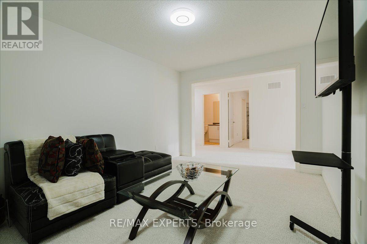 43 Lewis Avenue, Bradford West Gwillimbury, Ontario  L3Z 0X2 - Photo 32 - N13696776