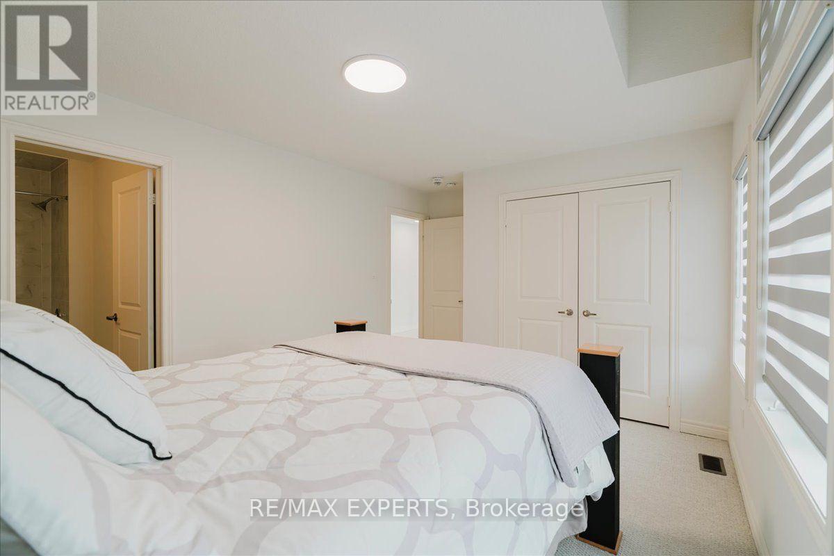 43 Lewis Avenue, Bradford West Gwillimbury, Ontario  L3Z 0X2 - Photo 37 - N13696776