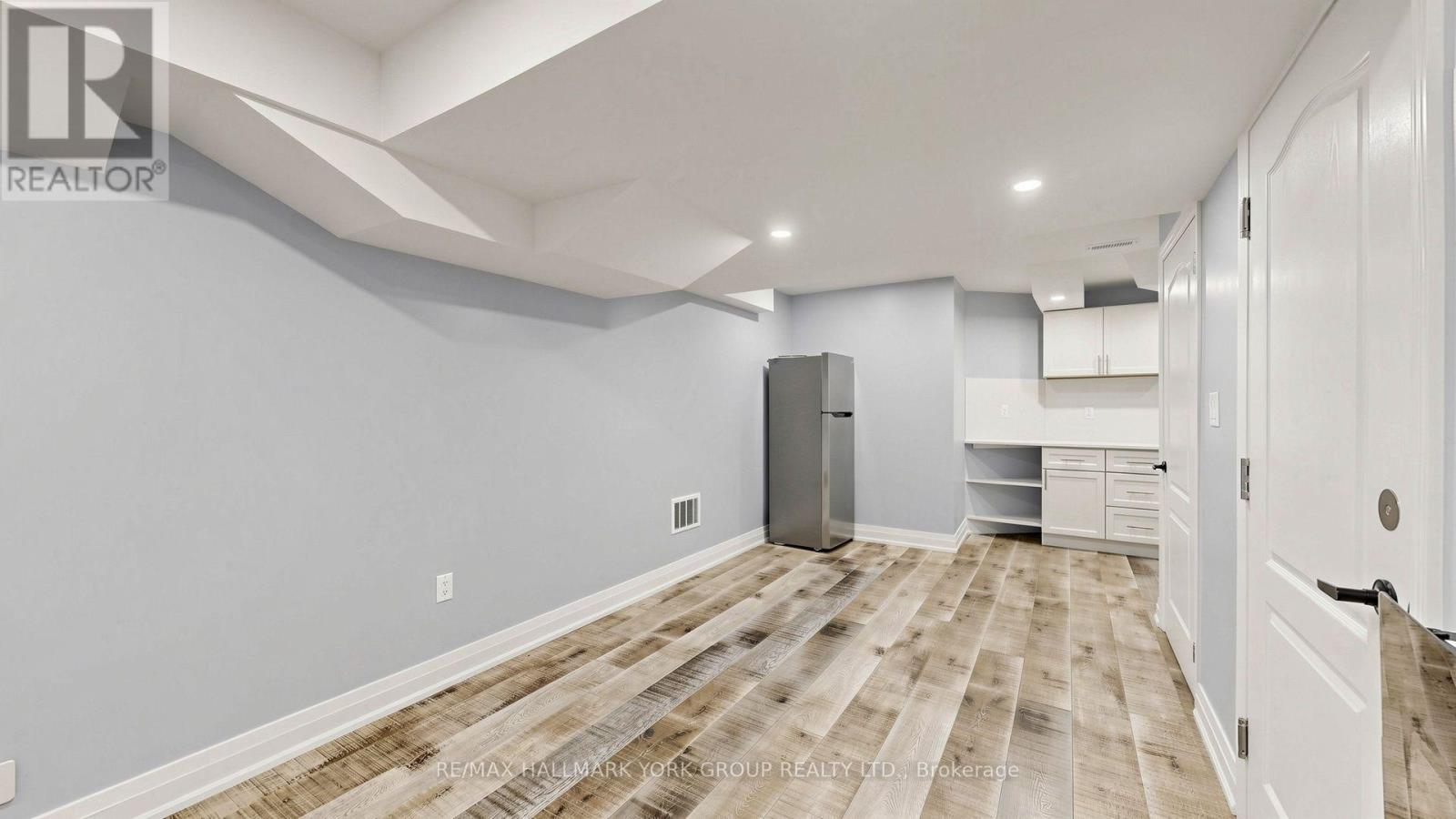 Bsmt - 186 Wainscot Avenue, Newmarket, Ontario  L3X 2X4 - Photo 5 - N13696820