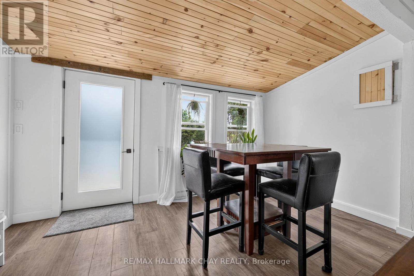 8 Myrtle Avenue, Oro-Medonte, Ontario  L0L 1T0 - Photo 5 - S13696764