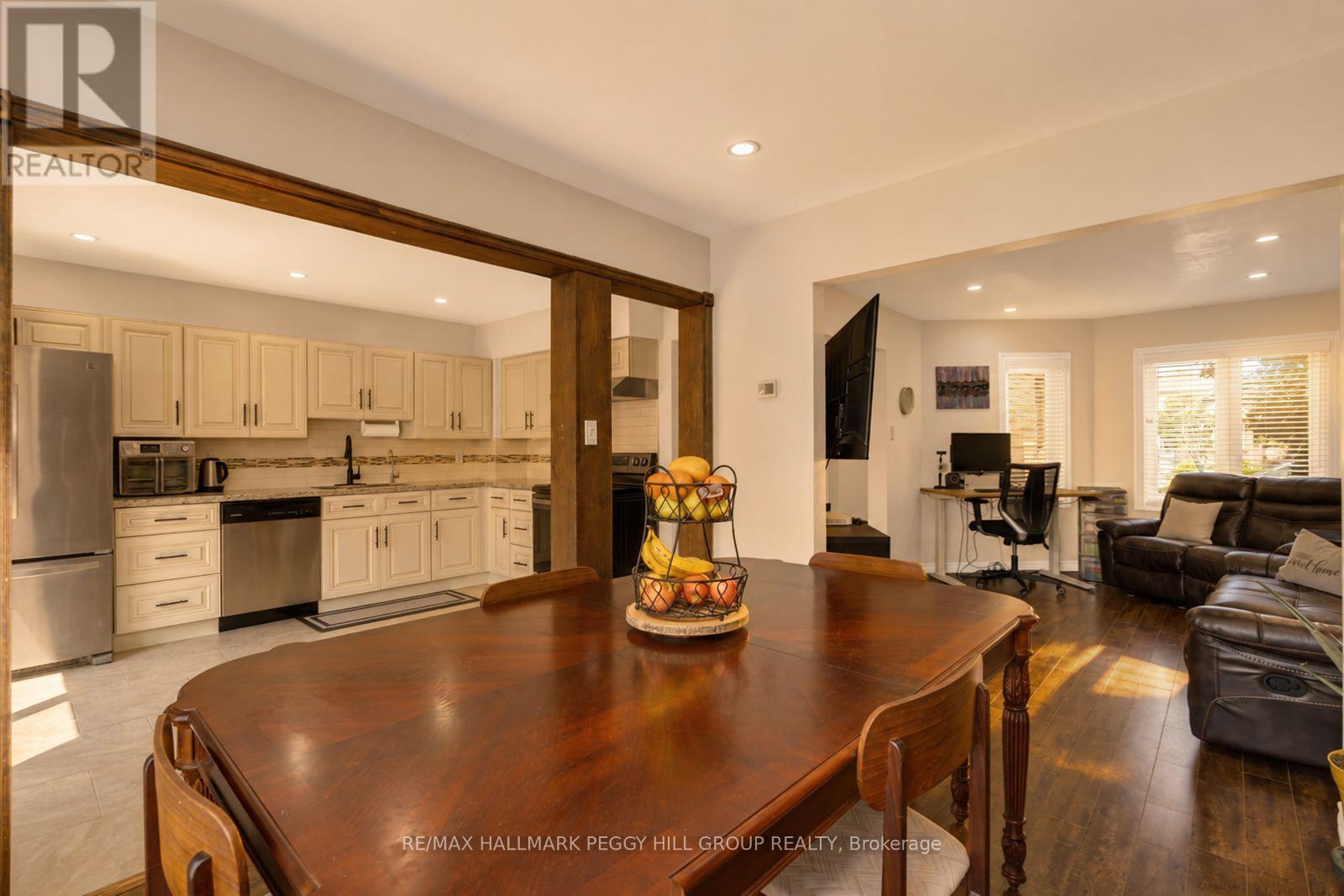 35 Victorway Drive, Barrie, Ontario L4N 9L3 - Photo 6 - S13696790