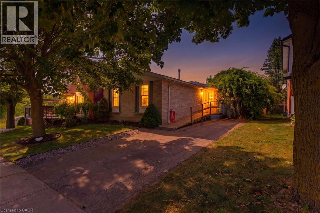 431 West Acres Drive, Guelph, Ontario  N1K 1N2 - Photo 2 - 40857251