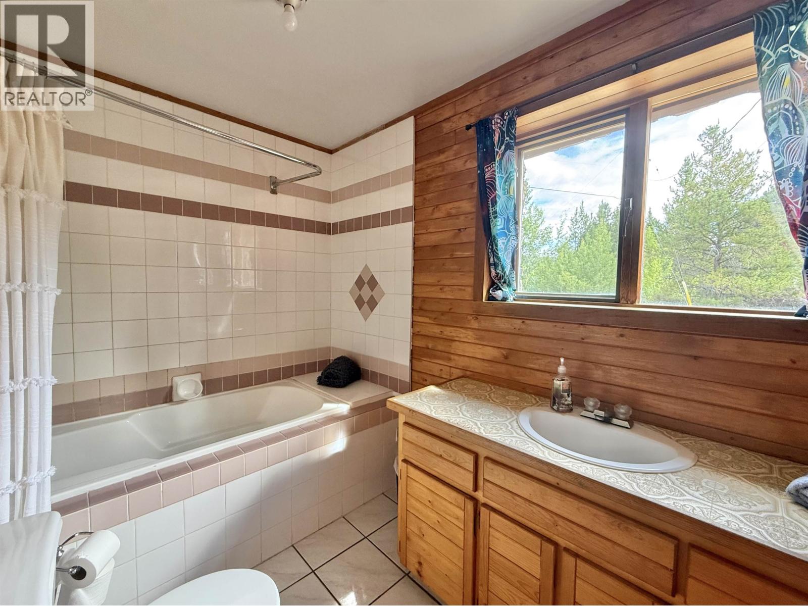 1051 Bittner Road, Chilcotin, British Columbia  V0L 1M0 - Photo 35 - R3157561