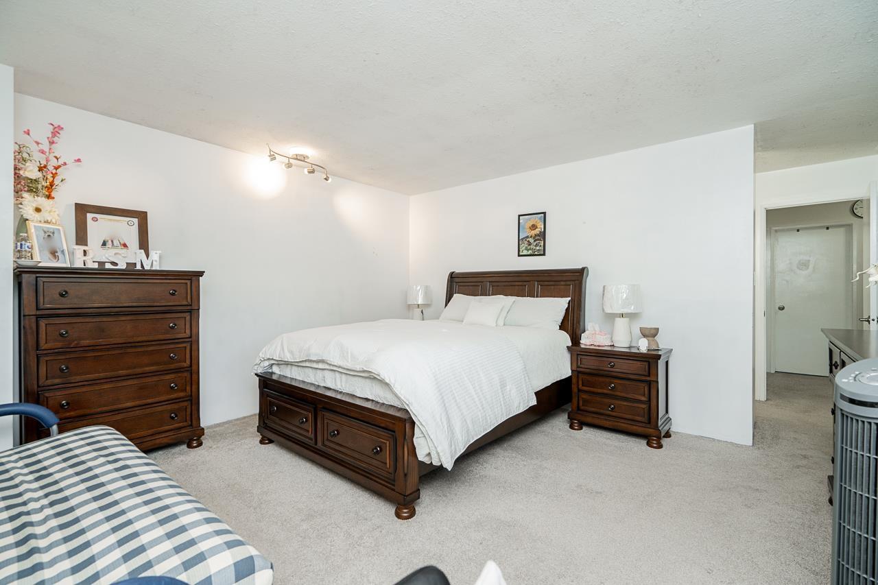 9667 155 Street, Surrey, British Columbia  V3R 7Y9 - Photo 11 - R3156070