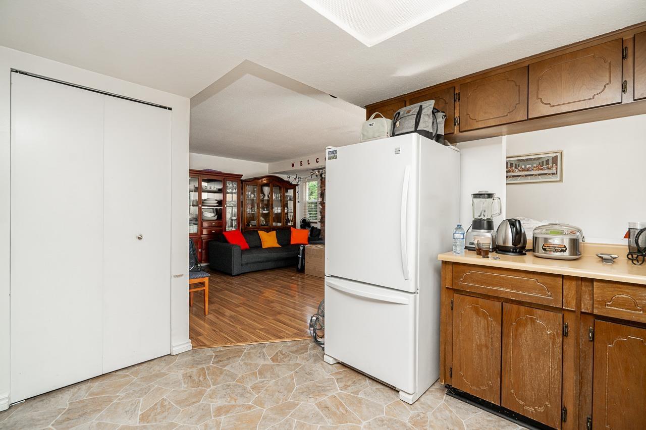 9667 155 Street, Surrey, British Columbia  V3R 7Y9 - Photo 8 - R3156070