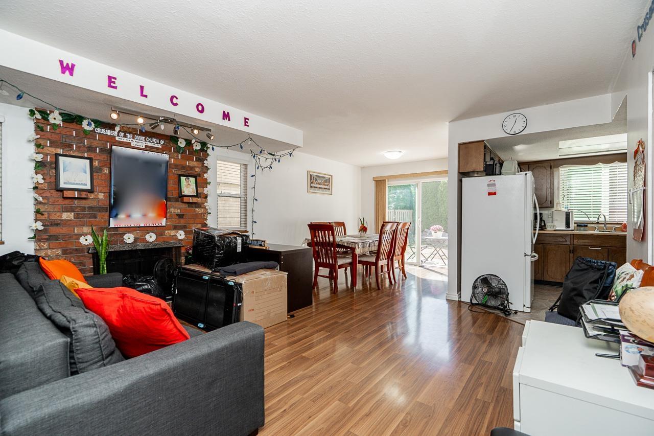 9667 155 Street, Surrey, British Columbia  V3R 7Y9 - Photo 2 - R3156070