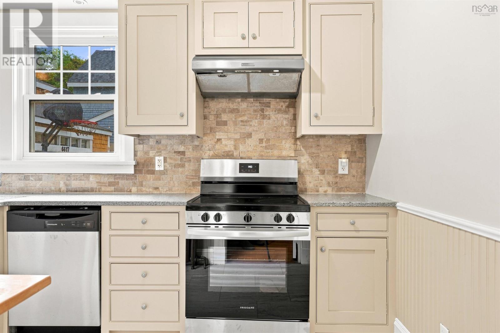 6625 Quinpool Road, Halifax, Nova Scotia  B3L 1B7 - Photo 17 - 202621104