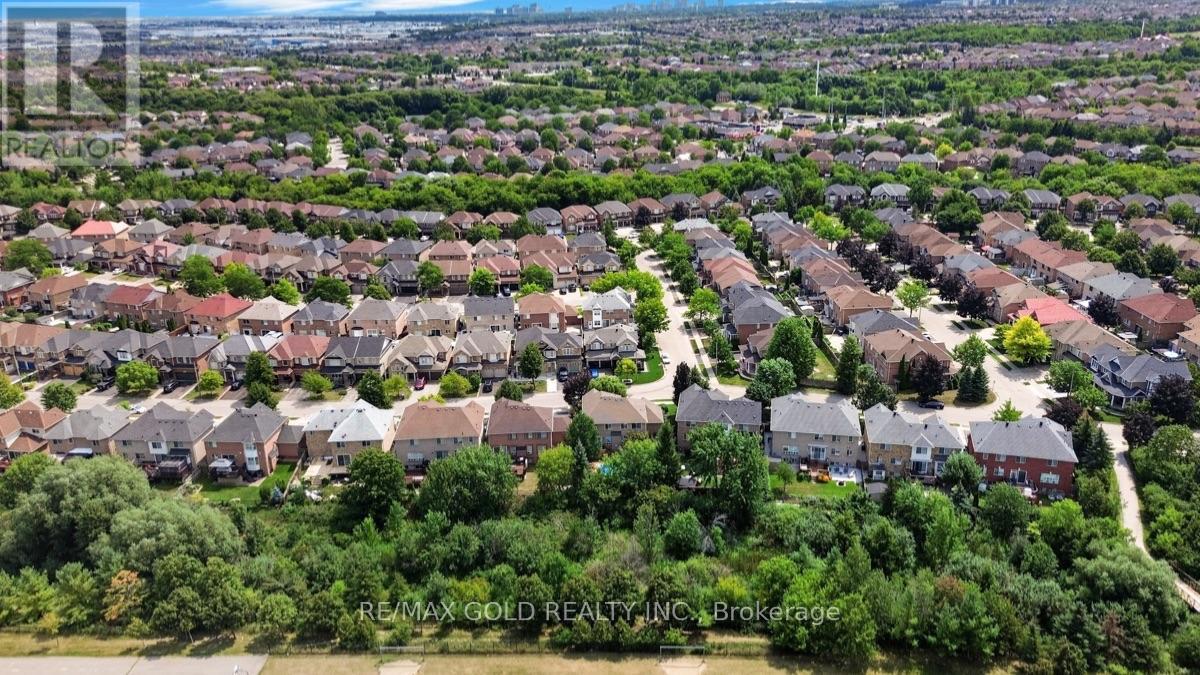 40 Maldives Crescent, Brampton, Ontario  L6P 1L3 - Photo 44 - W13623324