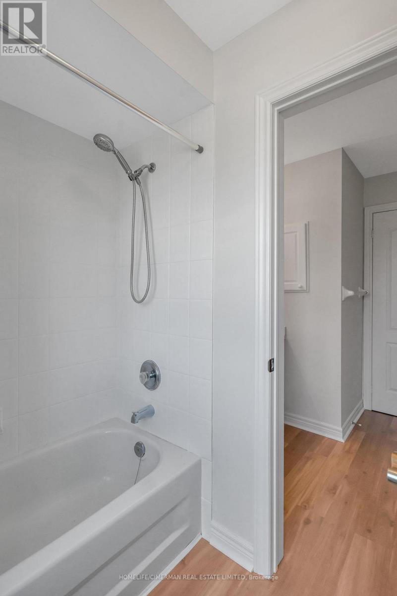 5554 Creditrise Place, Mississauga, Ontario  L5M 6E3 - Photo 11 - W13695718