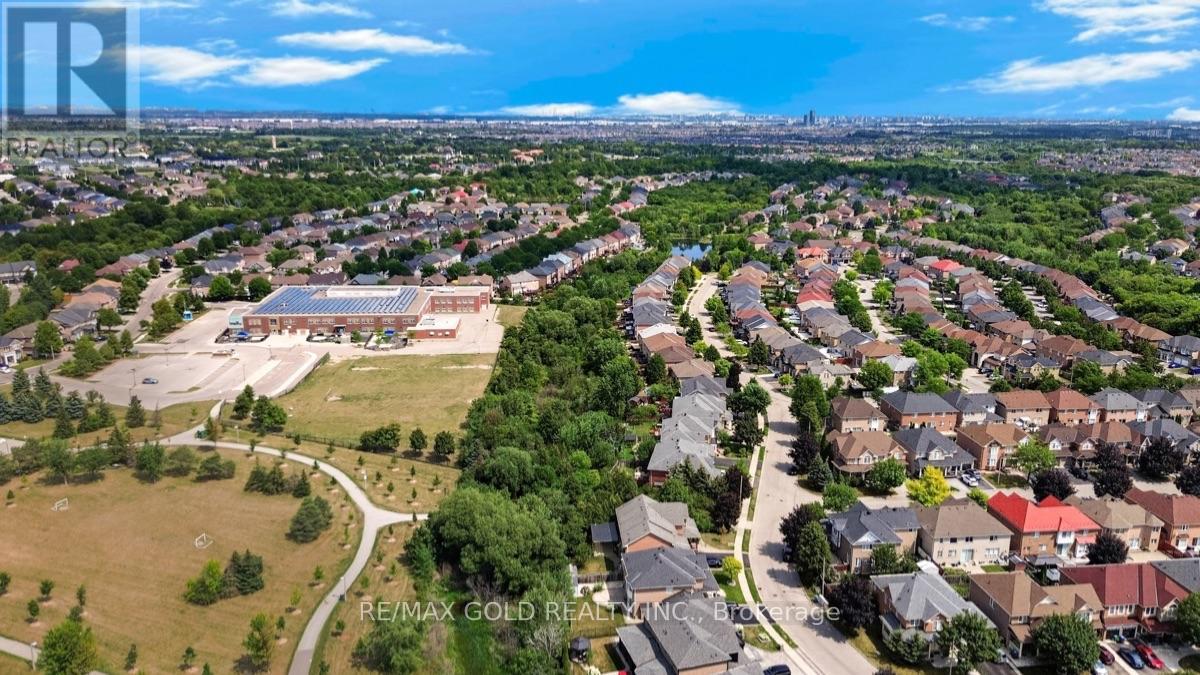 40 Maldives Crescent, Brampton, Ontario  L6P 1L3 - Photo 46 - W13623324