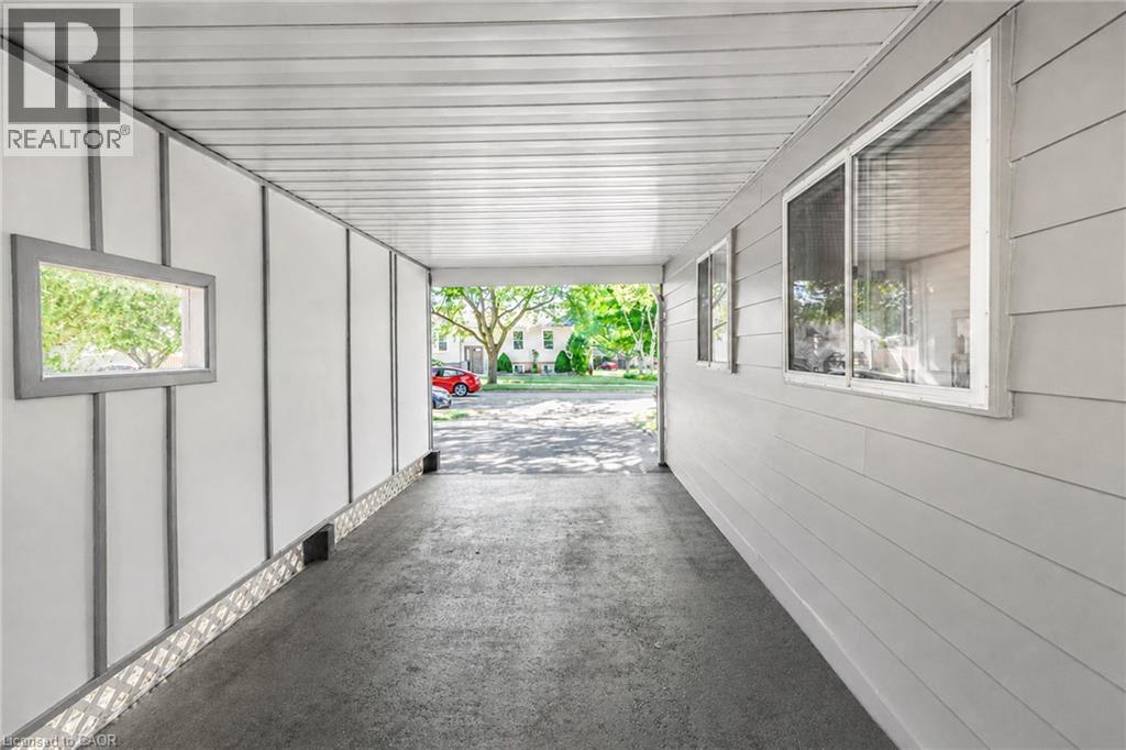 2234 Sheffield Drive, Burlington, Ontario  L7P 2X1 - Photo 4 - 40854435