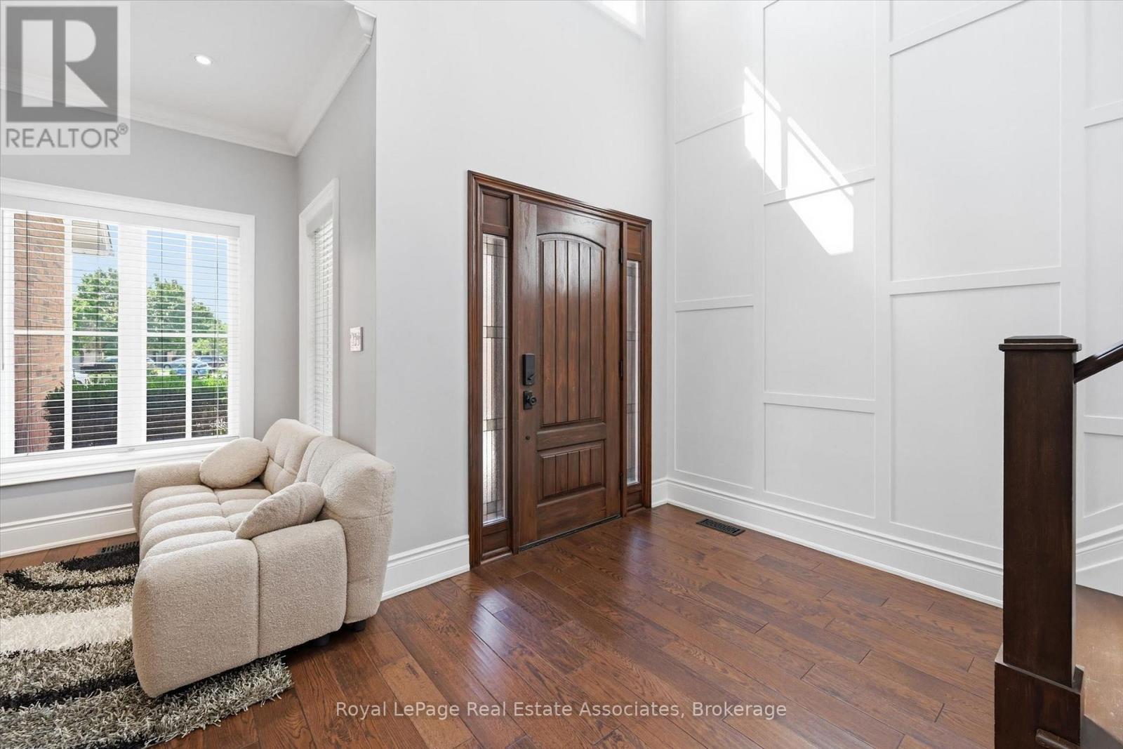 2312 Ridgeview Court, Burlington, Ontario  L7M 4N5 - Photo 2 - W13696742