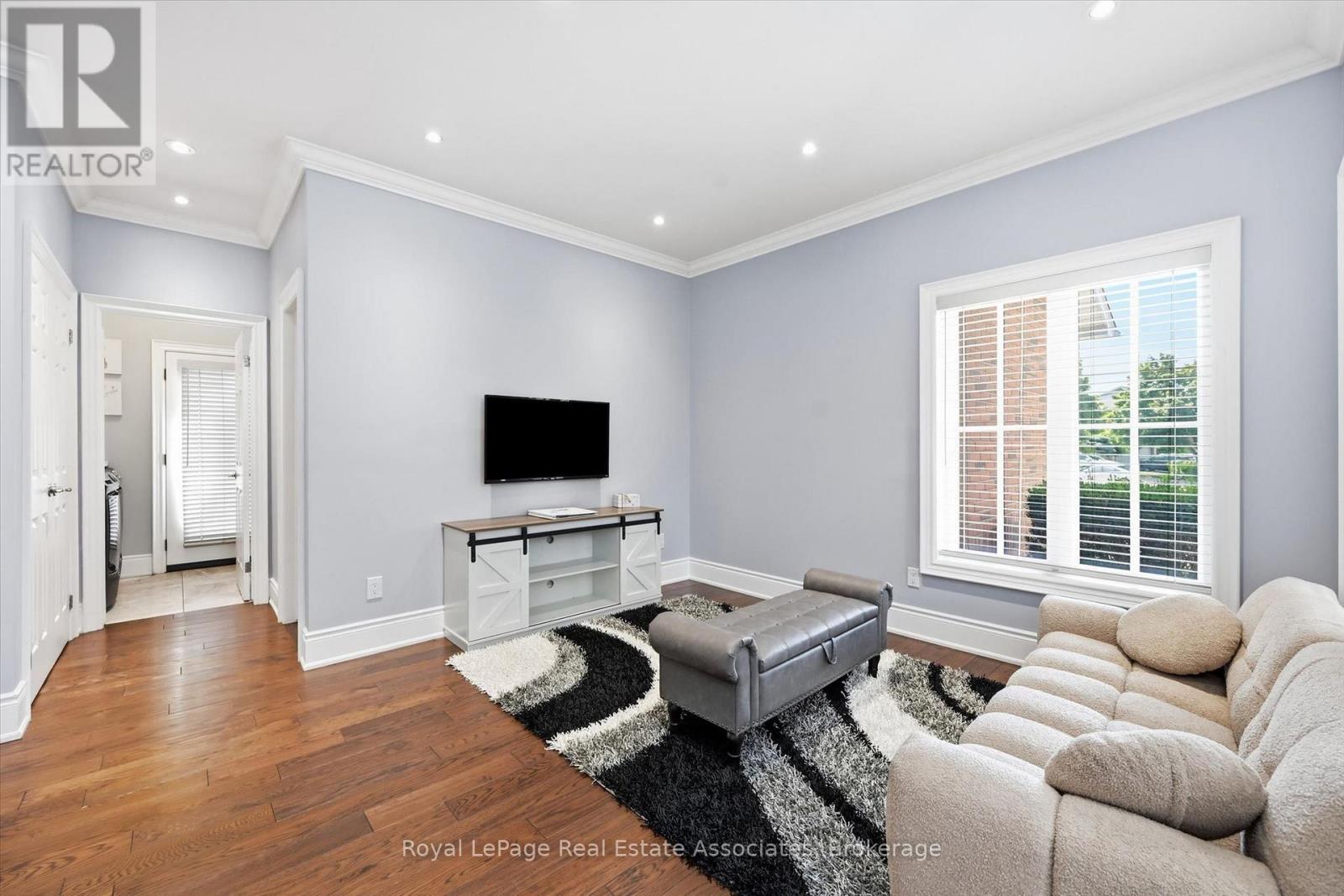 2312 Ridgeview Court, Burlington, Ontario  L7M 4N5 - Photo 3 - W13696742