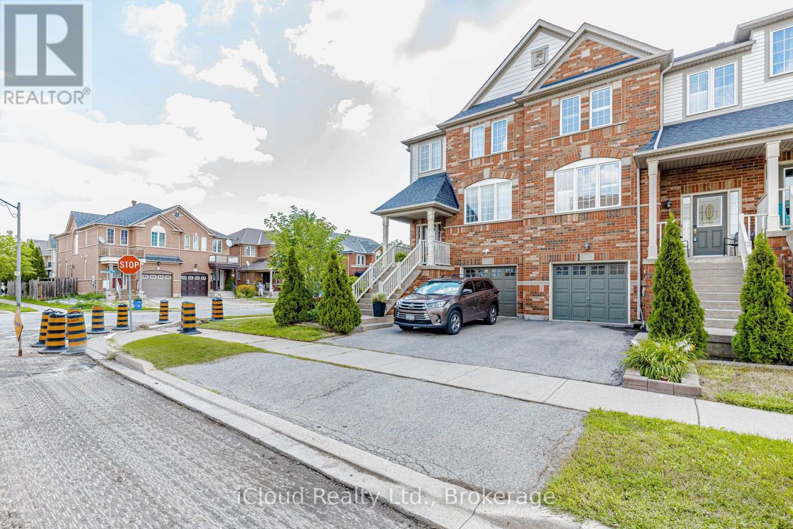 1279 Lamont Crescent, Milton, Ontario  L9T 6W4 - Photo 2 - W13696756