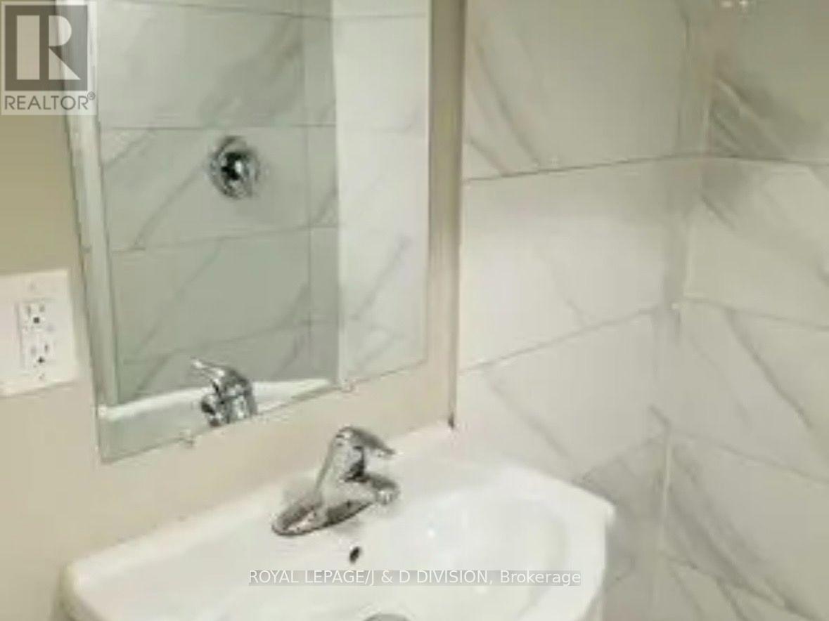 Studio - 183 Belgravia Avenue, Toronto, Ontario  M6E 2M6 - Photo 10 - W13696784