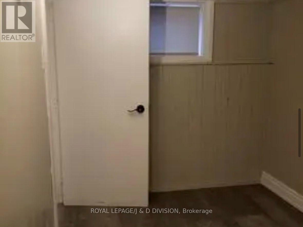Studio - 183 Belgravia Avenue, Toronto, Ontario  M6E 2M6 - Photo 6 - W13696784