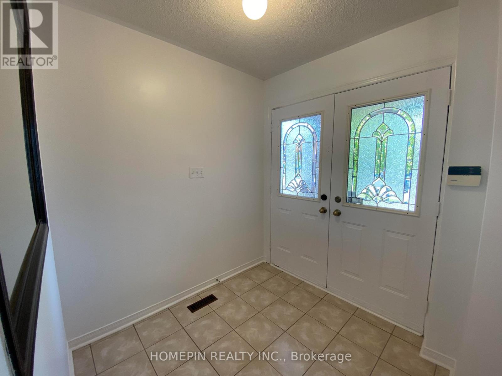 3116 Wheatstone Avenue, Mississauga, Ontario L5B 4J5 - Photo 2 - W13696806