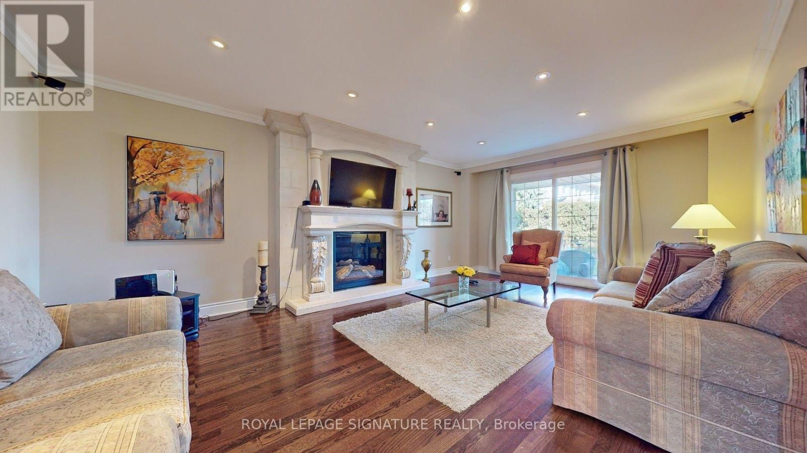 1534 Carrington Road, Mississauga, Ontario  L5M 2K1 - Photo 2 - W13696824