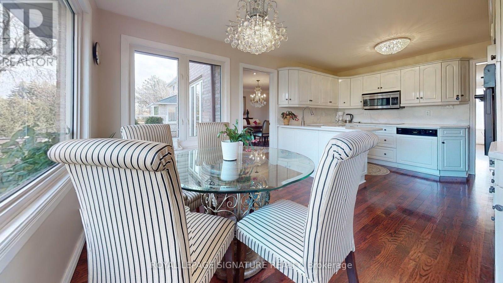 1534 Carrington Road, Mississauga, Ontario  L5M 2K1 - Photo 4 - W13696824