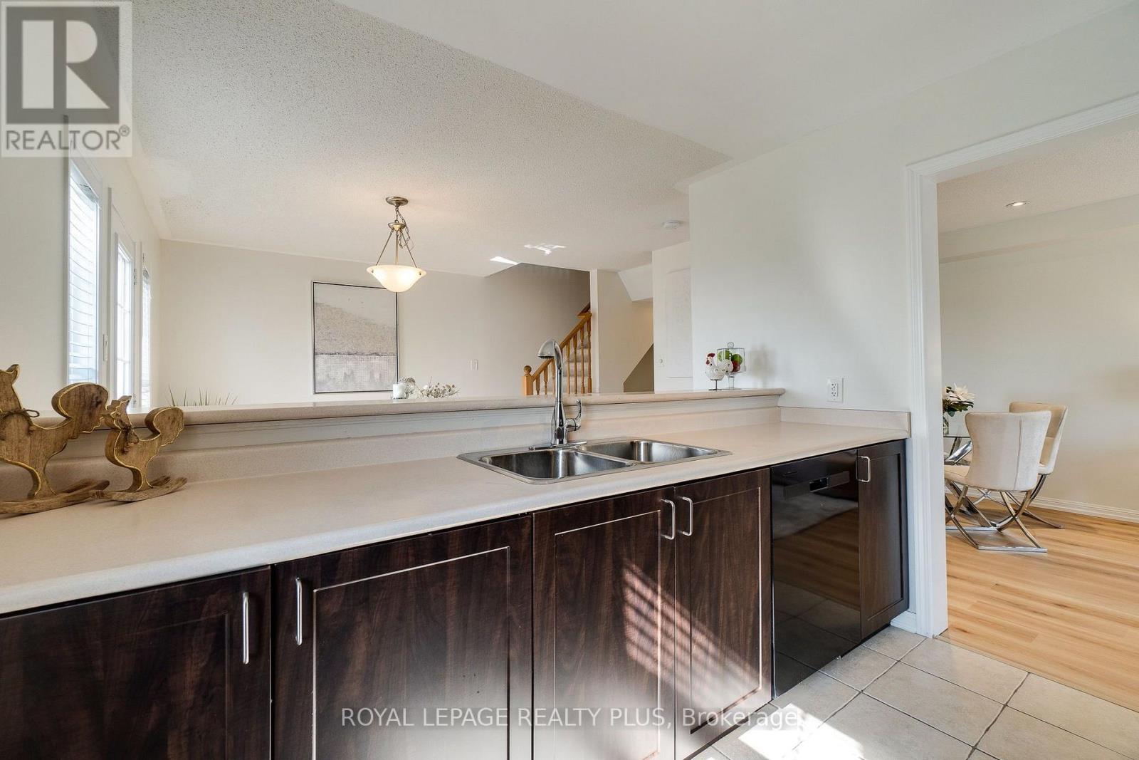 501 Cavanagh Lane, Milton, Ontario  L9T 8G3 - Photo 9 - W13696826