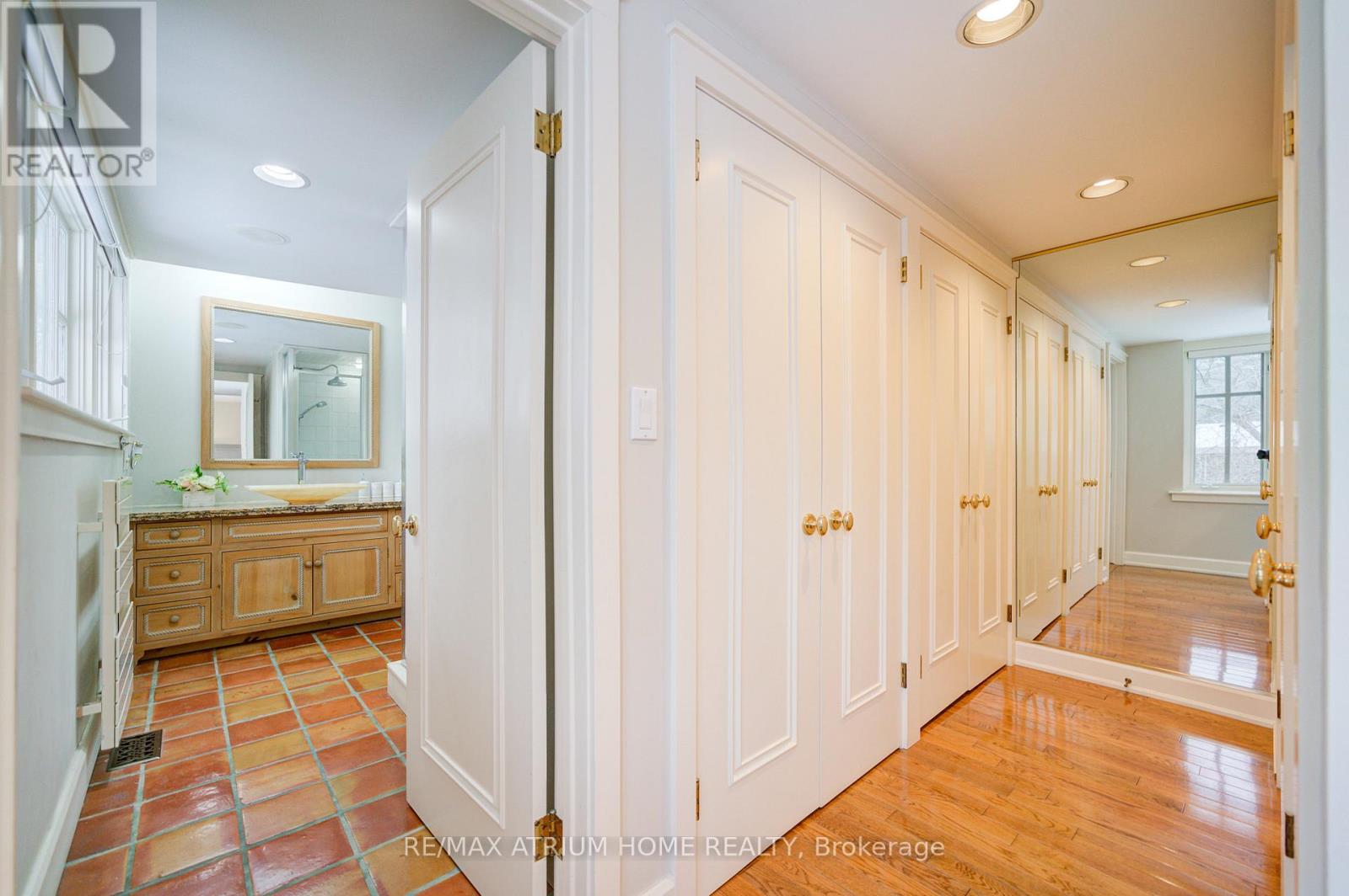 223 Trelawn Avenue, Oakville, Ontario  L6J 4R3 - Photo 17 - W13696852