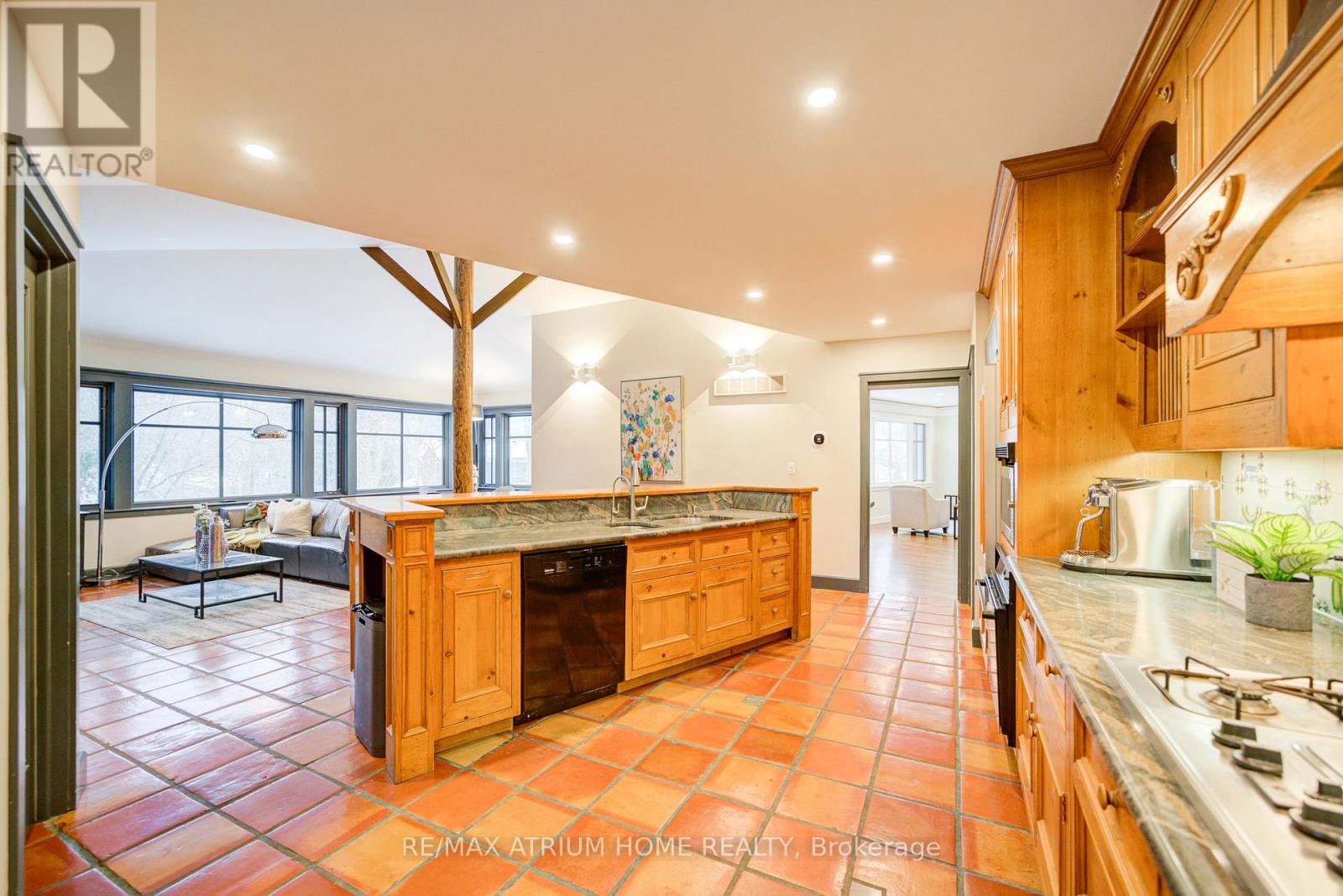 223 Trelawn Avenue, Oakville, Ontario  L6J 4R3 - Photo 7 - W13696852