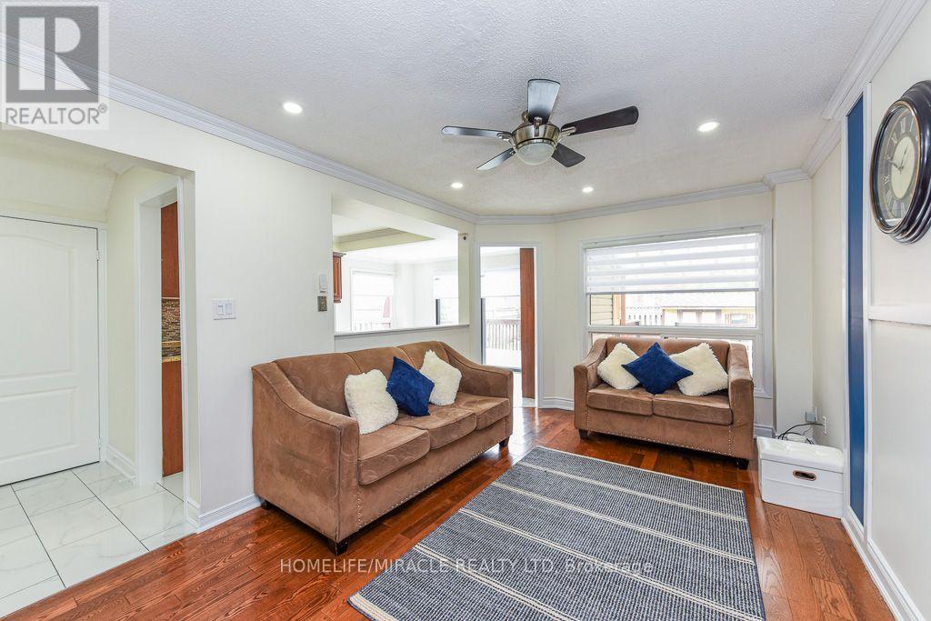 5449 Heritage Hills Boulevard, Mississauga, Ontario  L5R 2H4 - Photo 10 - W13696856
