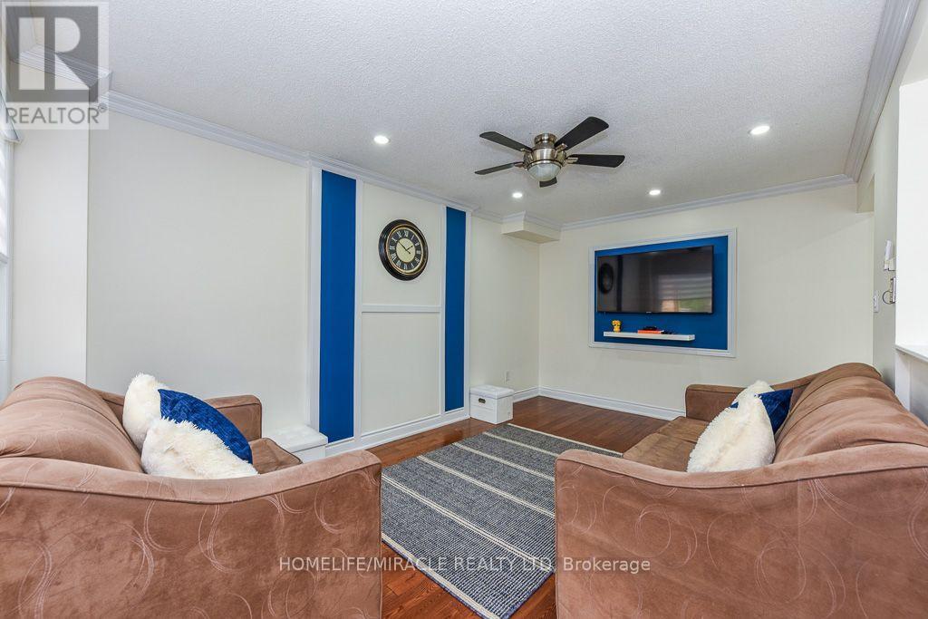 5449 Heritage Hills Boulevard, Mississauga, Ontario  L5R 2H4 - Photo 11 - W13696856