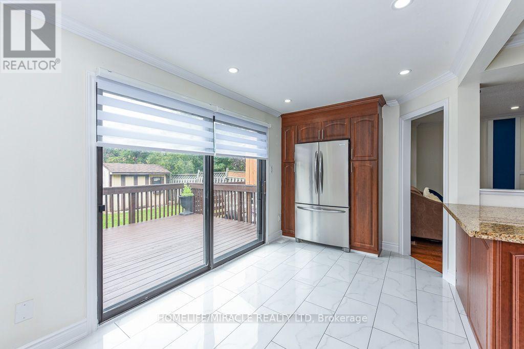 5449 Heritage Hills Boulevard, Mississauga, Ontario  L5R 2H4 - Photo 12 - W13696856
