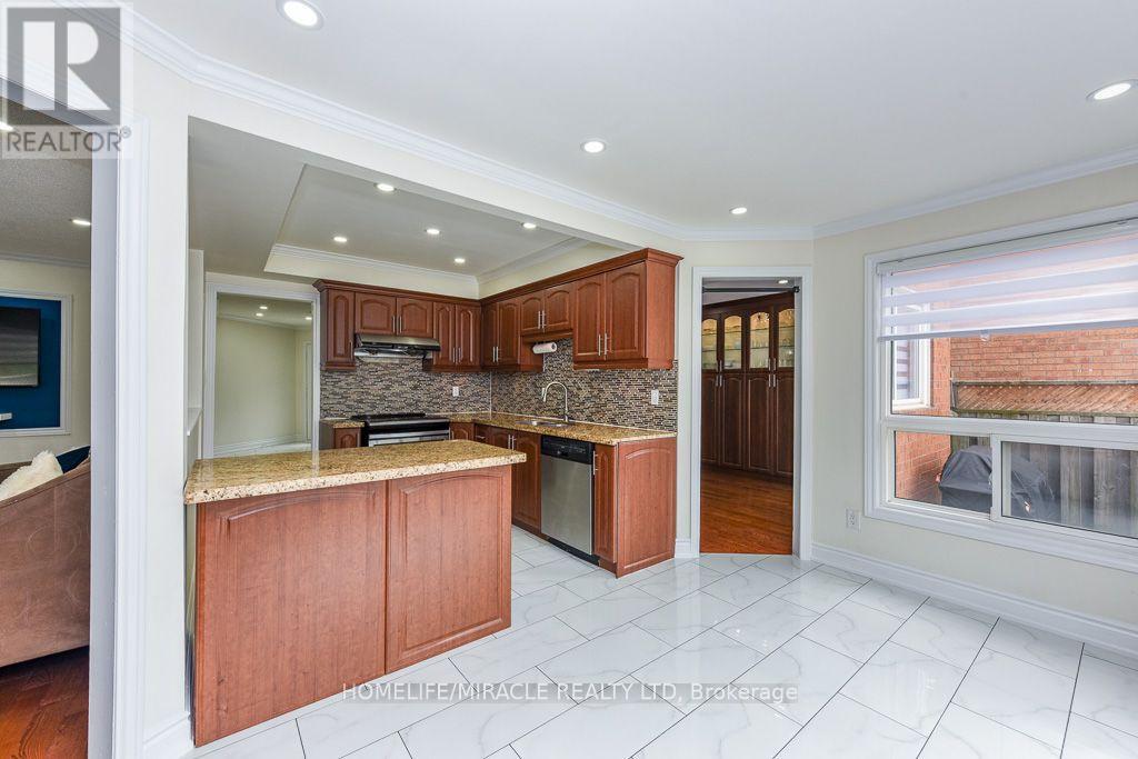5449 Heritage Hills Boulevard, Mississauga, Ontario  L5R 2H4 - Photo 14 - W13696856