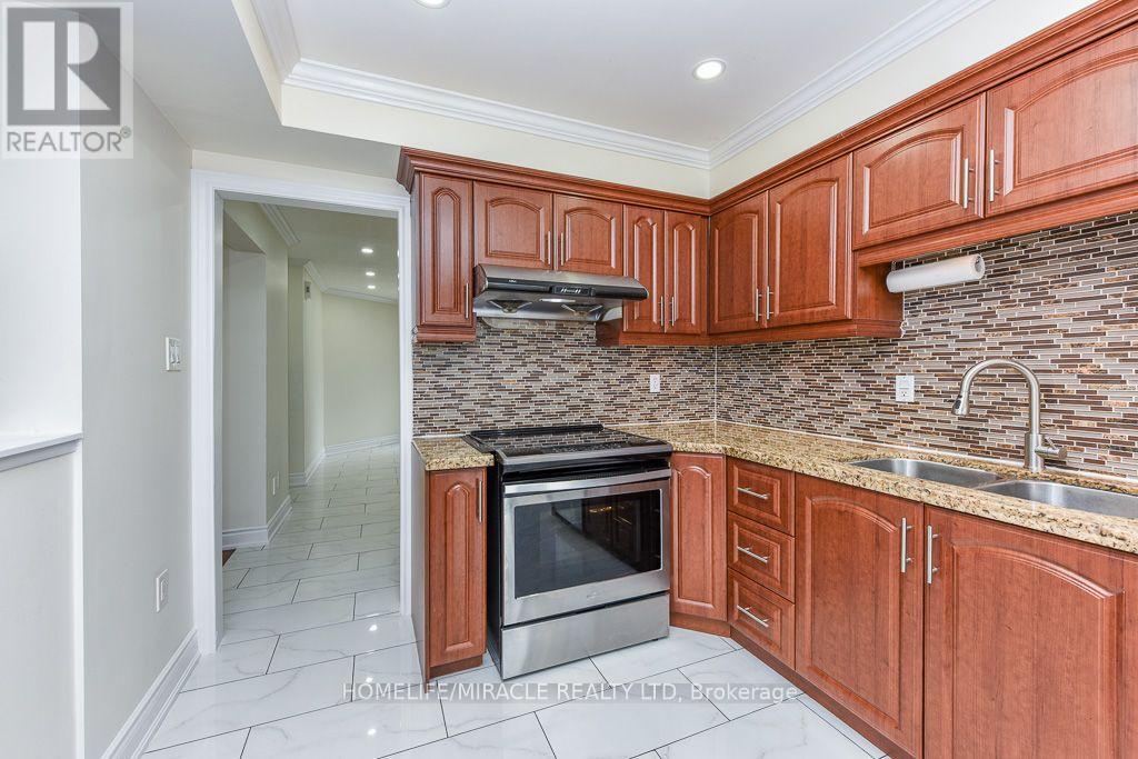 5449 Heritage Hills Boulevard, Mississauga, Ontario  L5R 2H4 - Photo 16 - W13696856
