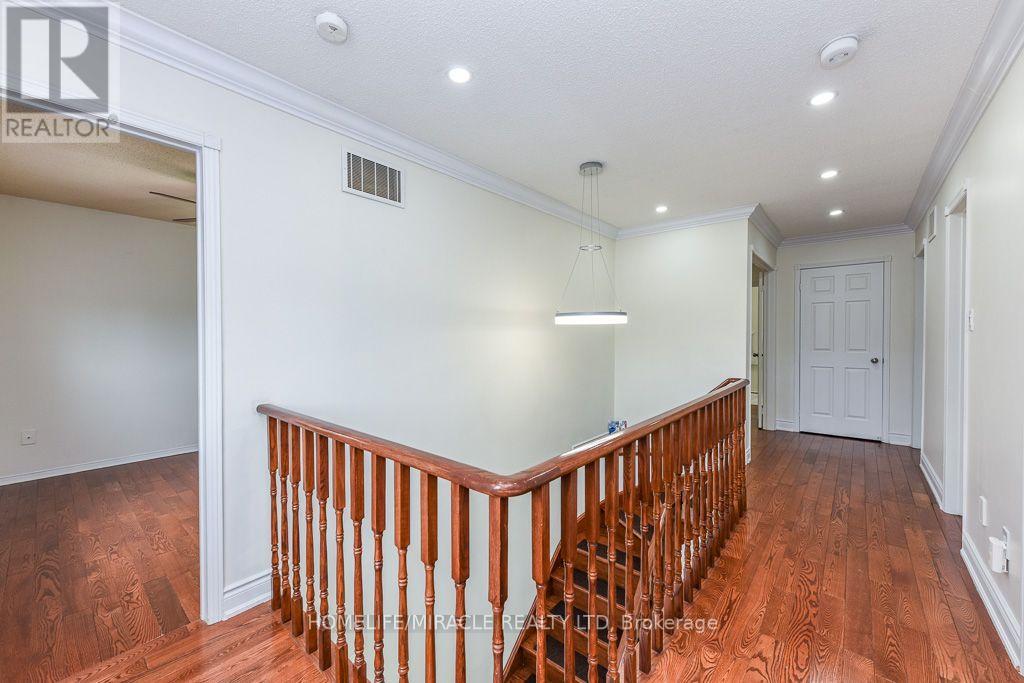 5449 Heritage Hills Boulevard, Mississauga, Ontario  L5R 2H4 - Photo 22 - W13696856