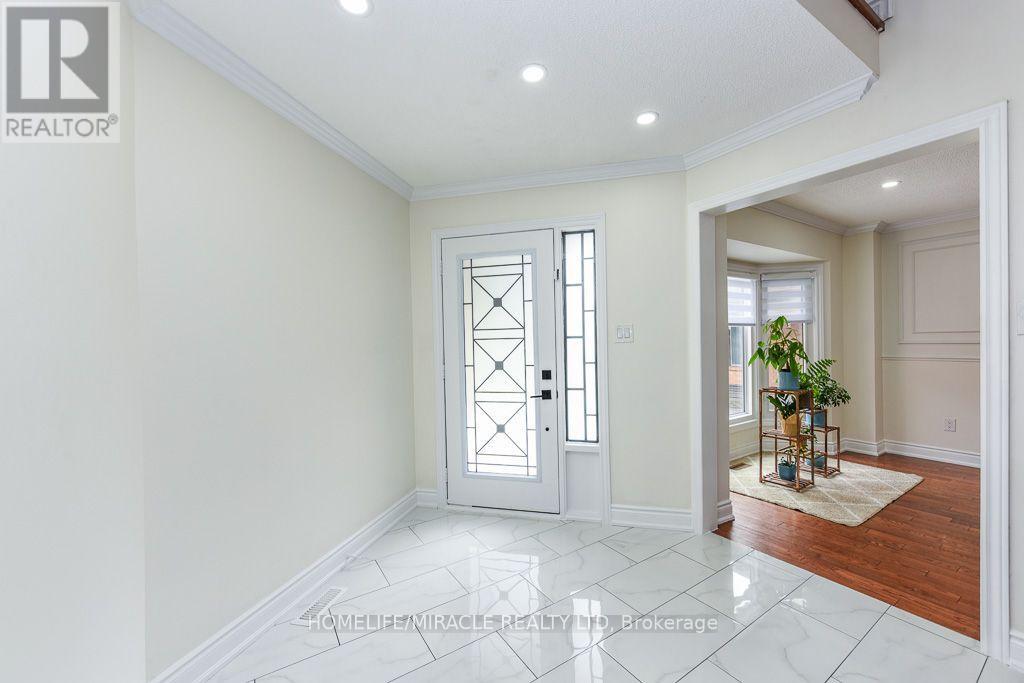 5449 Heritage Hills Boulevard, Mississauga, Ontario  L5R 2H4 - Photo 5 - W13696856