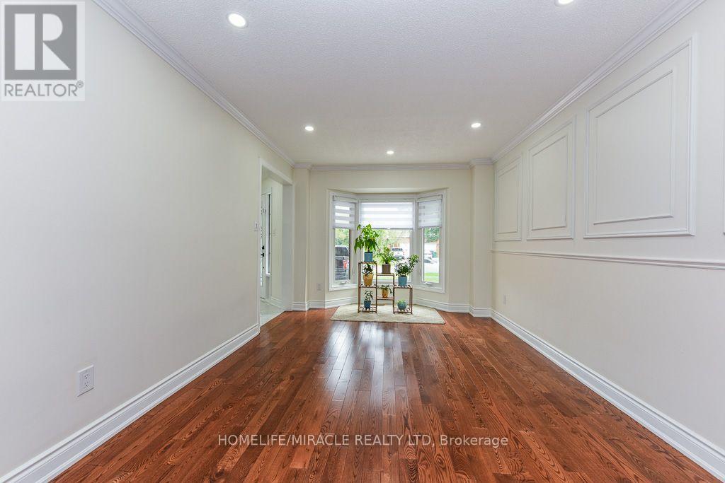 5449 Heritage Hills Boulevard, Mississauga, Ontario  L5R 2H4 - Photo 6 - W13696856