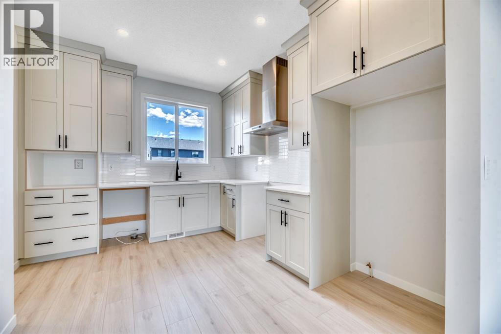 28 Mitchell Way NW, Calgary, Alberta