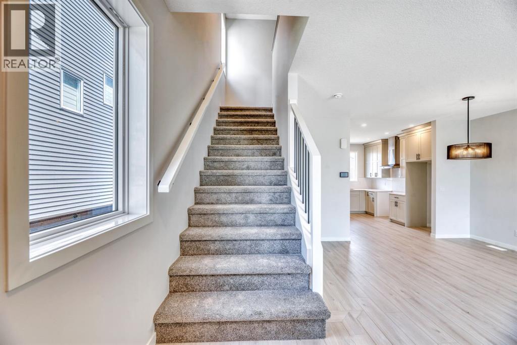 28 Mitchell Way NW, Calgary, Alberta  T3R 2G2 - Photo 8 - A2320972