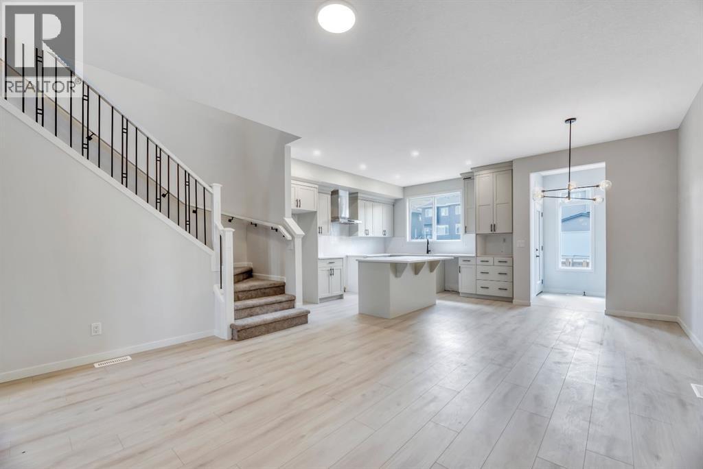 292 Marmot Grove NW, Calgary, Alberta  T3R 2B5 - Photo 5 - A2324473