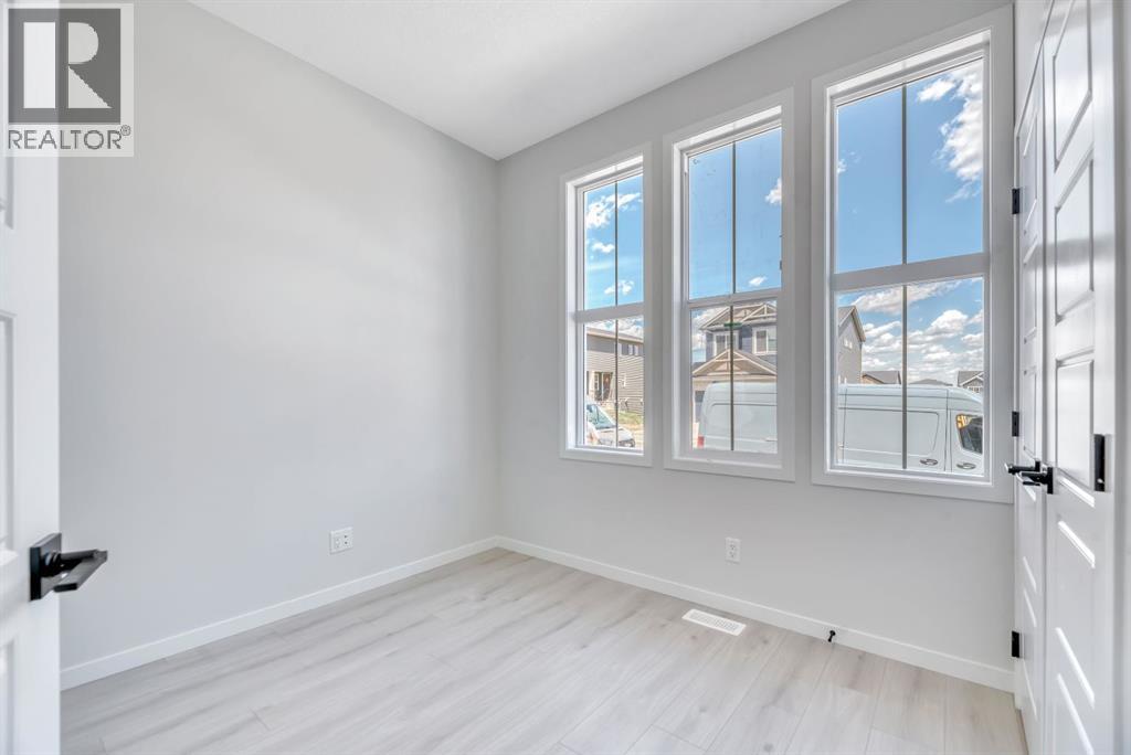 292 Marmot Grove NW, Calgary, Alberta  T3R 2B5 - Photo 9 - A2324473