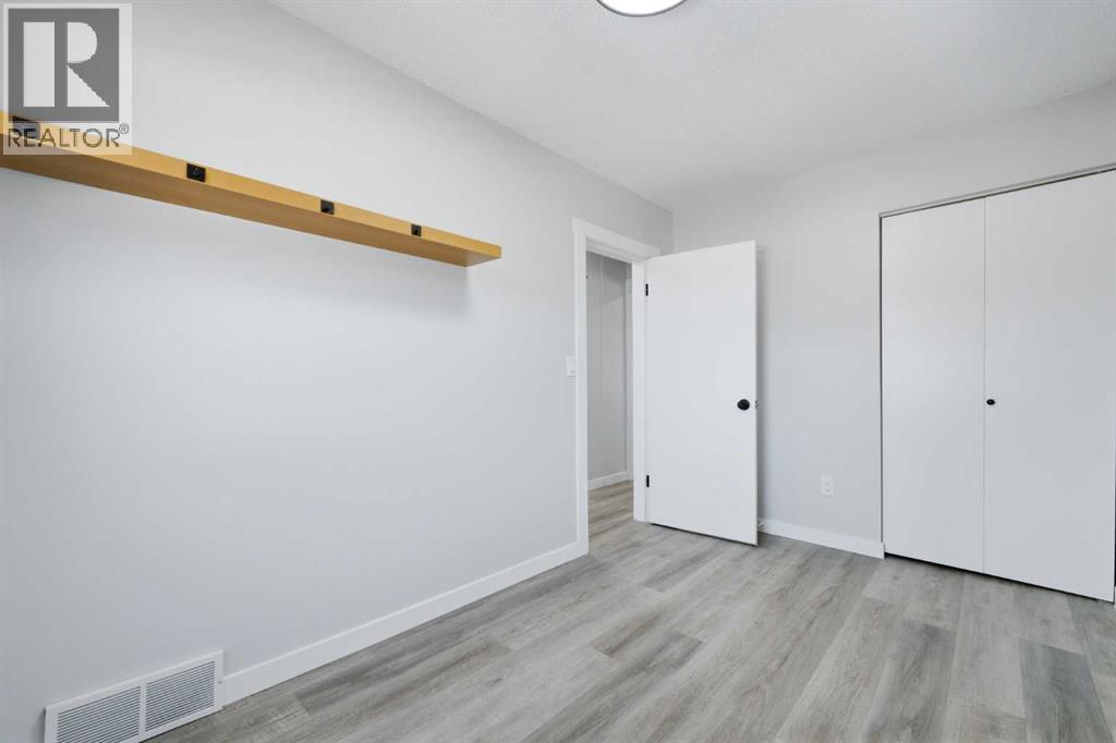 4608 70 Street NW, Calgary, Alberta  T3B 2K6 - Photo 21 - A2329505
