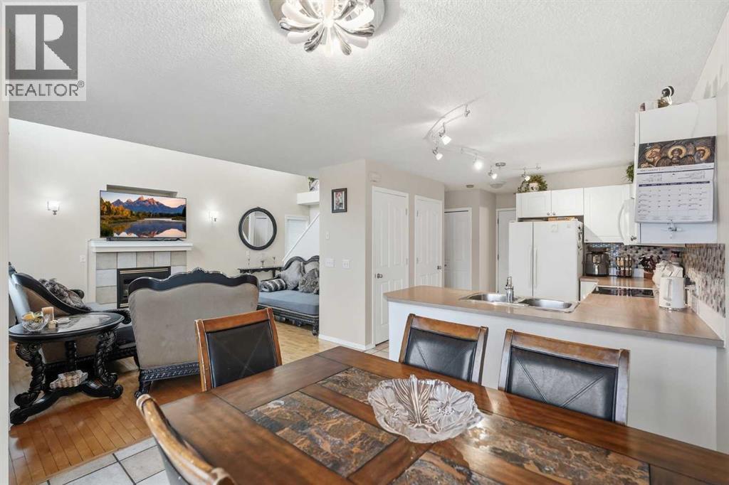 52 Douglas Glen Crescent SE, Calgary, Alberta  T2Z 3M6 - Photo 10 - A2337427