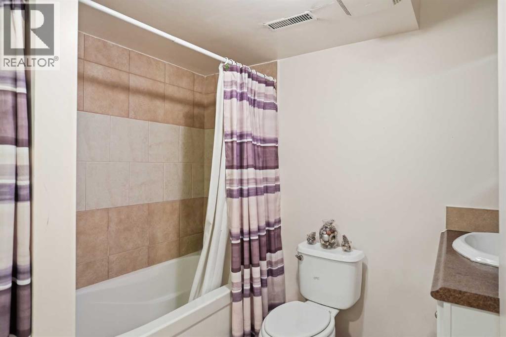 52 Douglas Glen Crescent SE, Calgary, Alberta  T2Z 3M6 - Photo 25 - A2337427