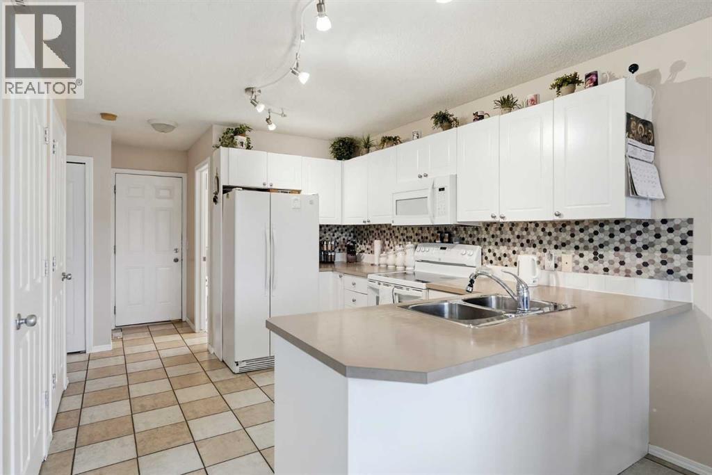 52 Douglas Glen Crescent SE, Calgary, Alberta  T2Z 3M6 - Photo 13 - A2337427