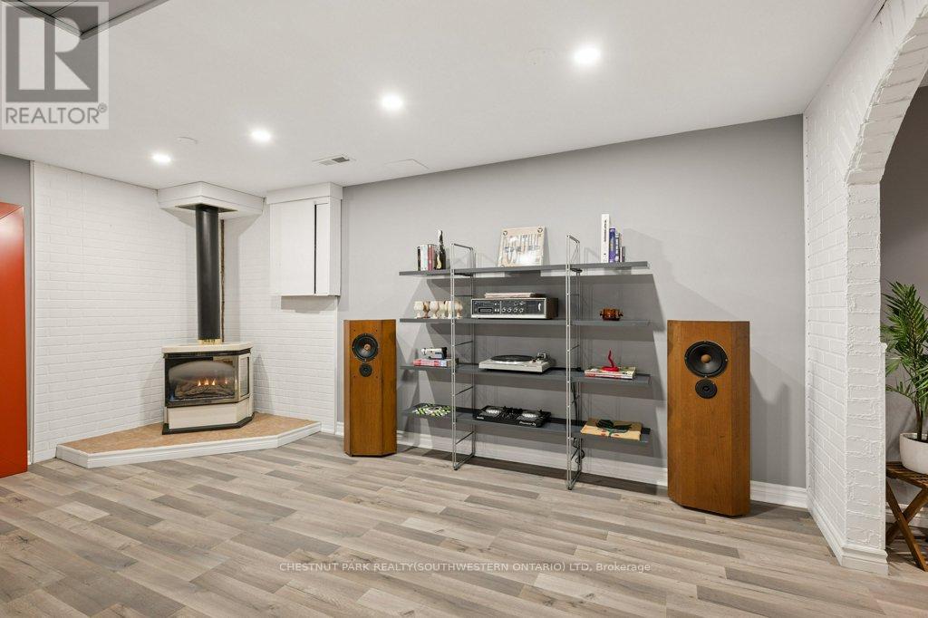 94 Monteagle Crescent, Kitchener, Ontario  N2N 1N1 - Photo 35 - X13696844
