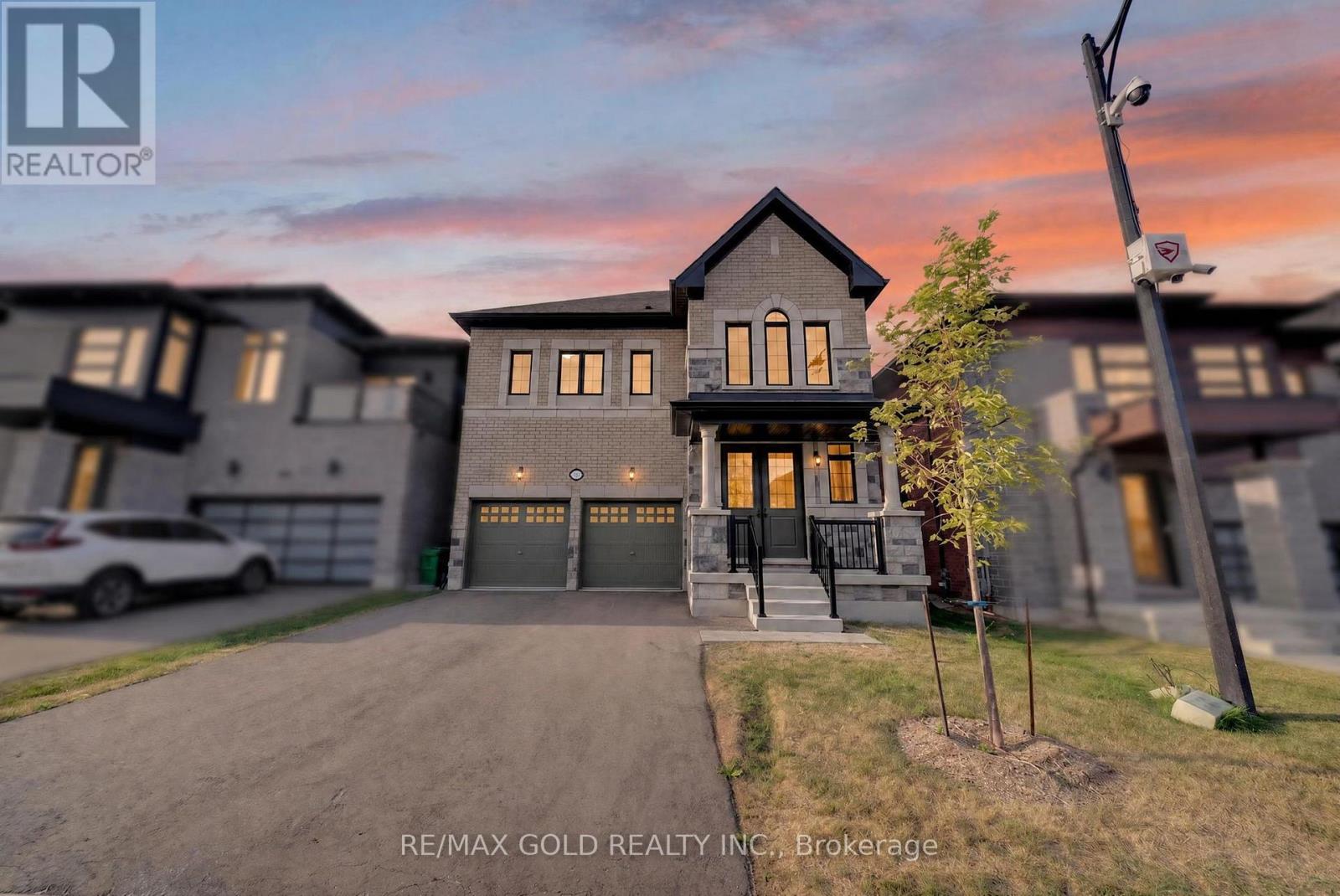 11 KEYWORTH CRESCENT, Brampton, Ontario
