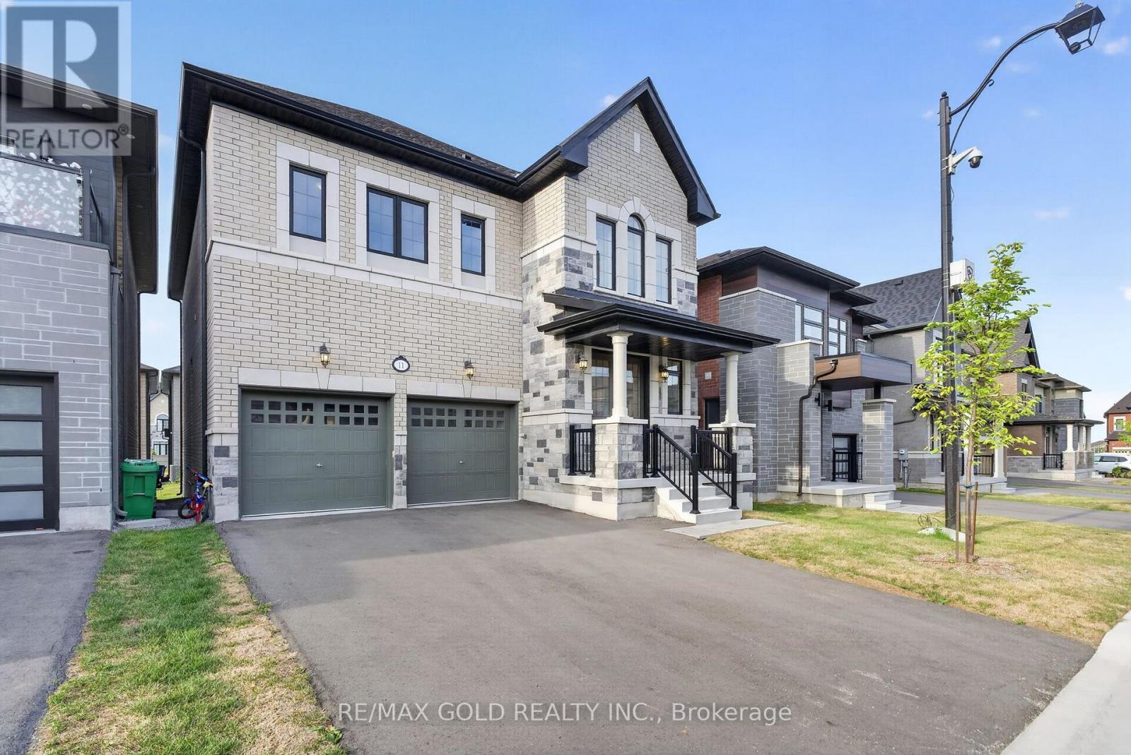11 Keyworth Crescent, Brampton, Ontario  L6R 4E9 - Photo 3 - W13695726
