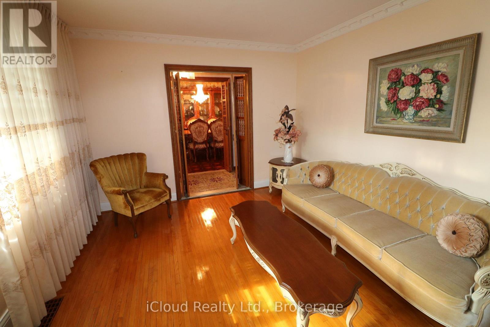 9 Benalto Road, Toronto, Ontario  M6A 2R7 - Photo 8 - W13696546