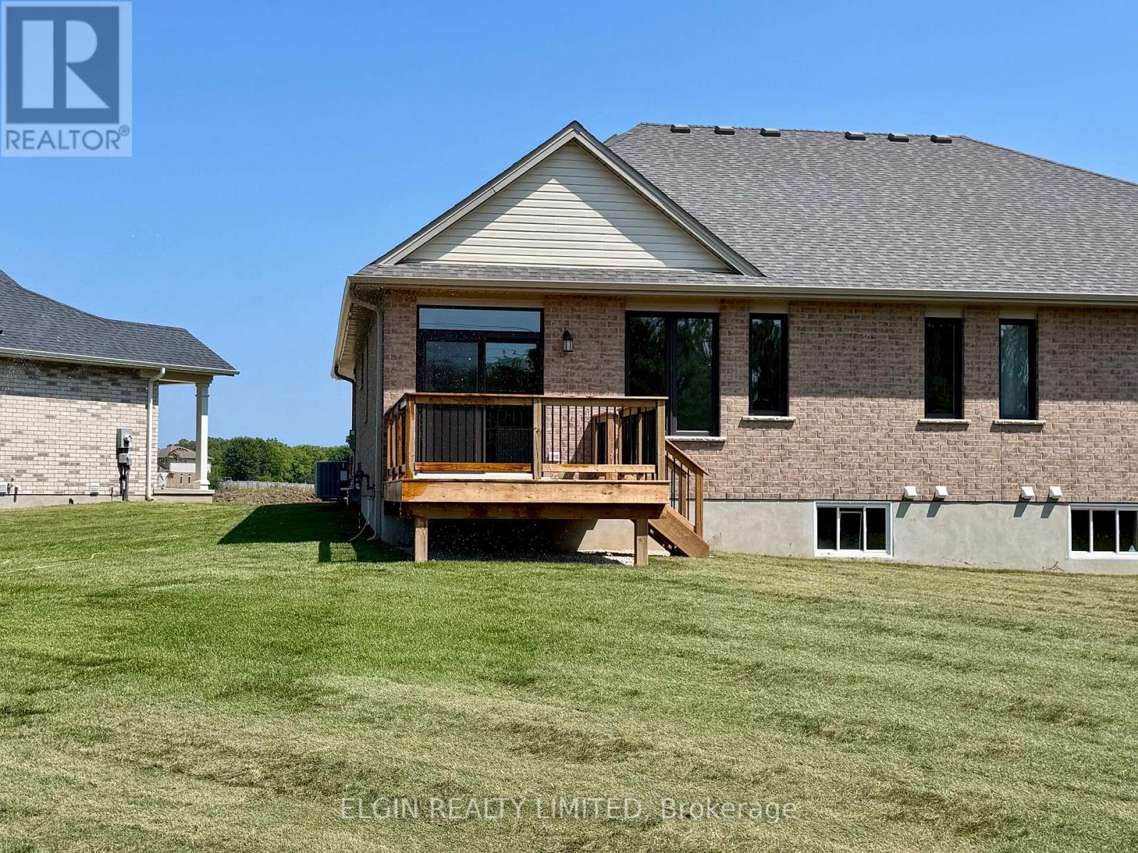 5 Columbus Court, Central Elgin, Ontario  N5P 0E5 - Photo 2 - X13513782