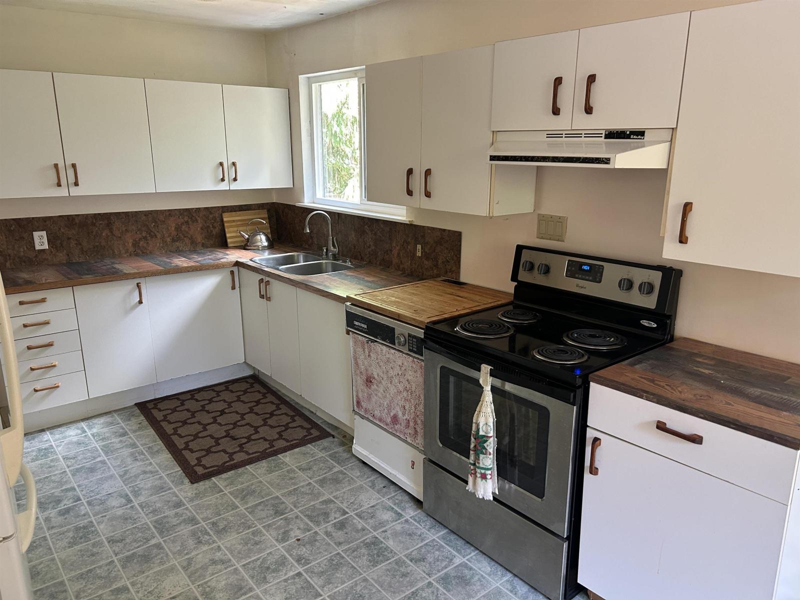 7048 140a Street, Surrey, British Columbia  V3W 5L5 - Photo 7 - R3151383